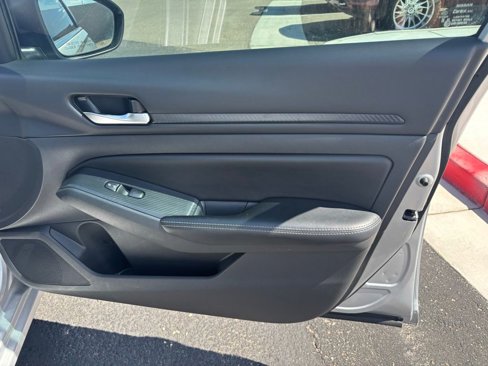 Used 2024 Nissan Altima 2.5 SV image 24