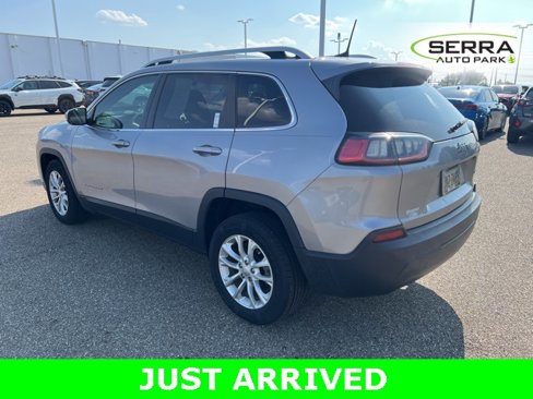Used 2019 Jeep Cherokee Latitude w/ Popular Appearance Group image 4