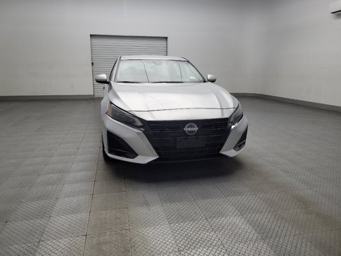 Used 2023 Nissan Altima 2.5 SV image 14