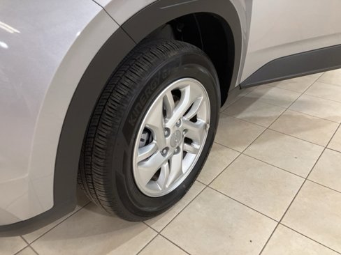 Used 2024 Hyundai Venue SE image 29