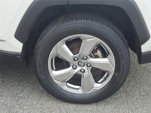 Used 2020 Toyota RAV4 Limited image 8