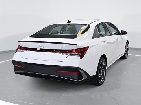 New 2025 Hyundai Elantra Sport image 5