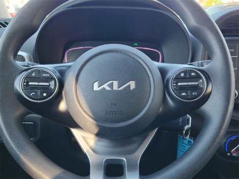 Used 2023 Kia Soul LX image 6
