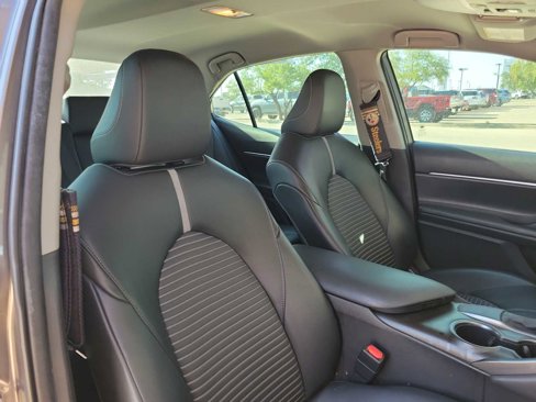 Used 2021 Toyota Camry SE w/ Carpet Mat Package (TMS) image 14
