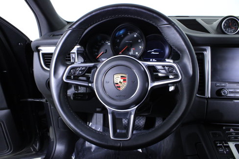 Used 2017 Porsche Macan image 22