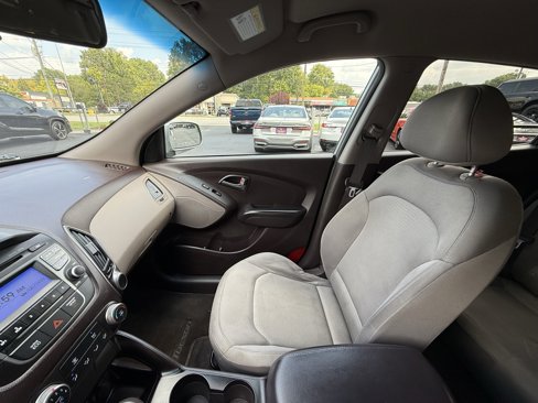 Used 2015 Hyundai Tucson GLS image 19