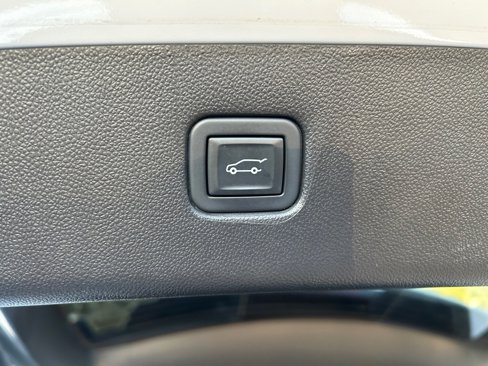 Used 2021 Chevrolet Blazer LT image 23