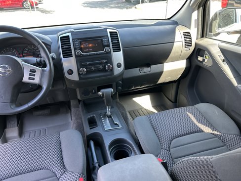 Used 2016 Nissan Frontier SV image 17