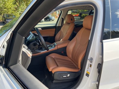 Used 2019 BMW X7 xDrive40i w/ Cold Weather Package image 18