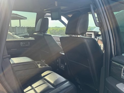 Used 2010 Lincoln Navigator 2WD image 20