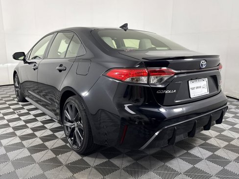 Used 2023 Toyota Corolla SE image 4