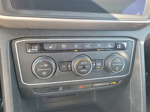 Used 2020 Volkswagen Atlas Cross Sport SE w/ Panoramic Sunroof Package image 25