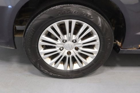 Used 2013 Chrysler Town & Country Touring-L image 24