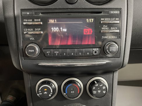 Used 2014 Nissan Rogue S image 21