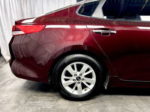 Used 2018 Kia Optima LX image 11