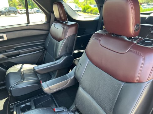 Used 2020 Ford Explorer Platinum w/ Premium Technology Package image 17