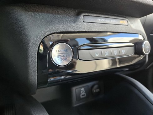 New 2025 Ford Escape SE image 13