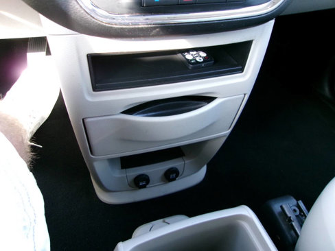 Used 2016 Dodge Grand Caravan SE w/ Quick Order Package 29E SE image 16