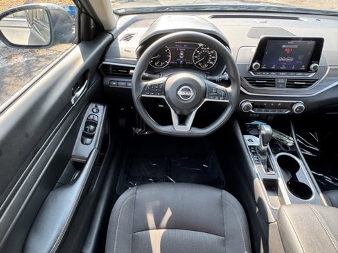 Used 2024 Nissan Altima 2.5 SV image 13