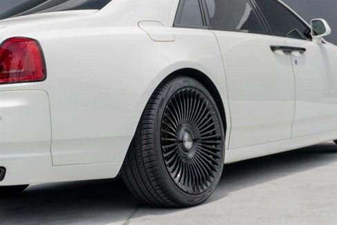 Used 2012 Rolls-Royce Ghost image 37
