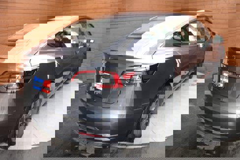 Used 2023 Tesla Model 3 Standard Range image 18