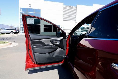 Used 2019 Nissan Murano S image 31