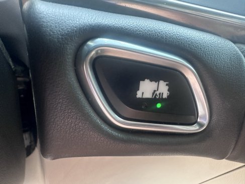 Used 2019 Buick LaCrosse Essence image 9
