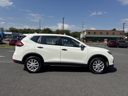 Used 2017 Nissan Rogue S image 4