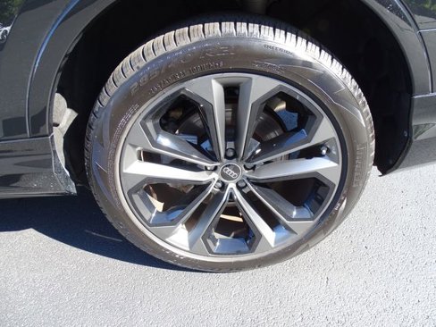 Used 2025 Audi Q7 3.0T Premium Plus image 10