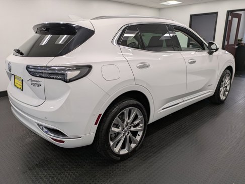 Used 2022 Buick Envision Avenir w/ Technology Package II image 4