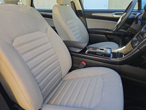 Used 2018 Ford Fusion S image 25