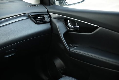 Used 2018 Nissan Rogue Sport SL w/ SL Premium Package image 28
