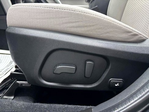 Used 2017 Subaru Forester 2.5i Premium w/ All-Weather Package image 12