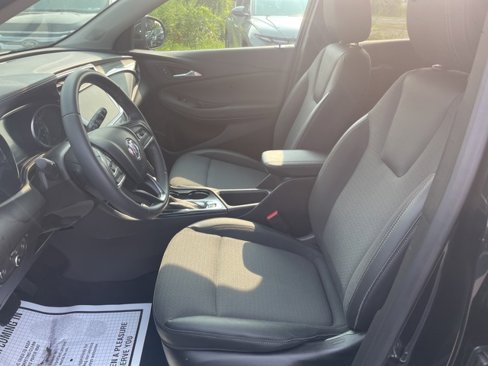 Used 2022 Buick Encore GX Preferred w/ Cold Weather Comfort Package image 17