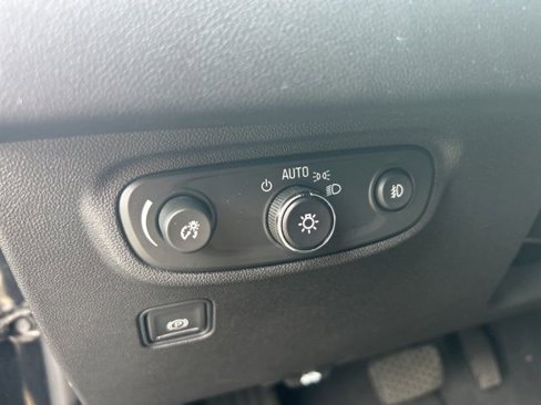 Used 2024 GMC Terrain SLT image 16