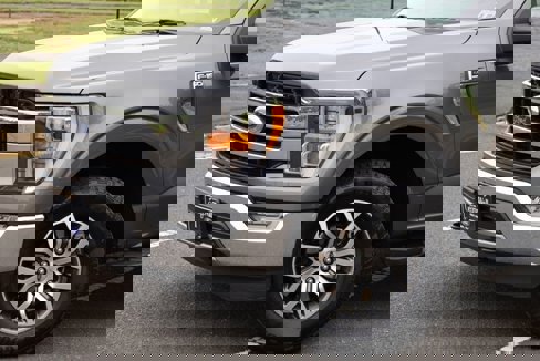 Certified 2022 Ford F150 Lariat w/ FX4 Off-Road Package image 3