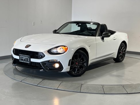 Used 2017 FIAT 124 Spider Abarth image 1