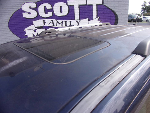 Used 2008 Jeep Liberty Limited w/ Premium Group image 2