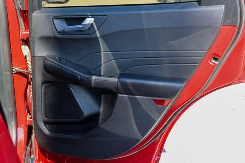 Used 2021 Ford Escape SE w/ SE Sport Appearance Package image 17