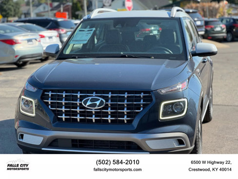 Used 2020 Hyundai Venue image 1