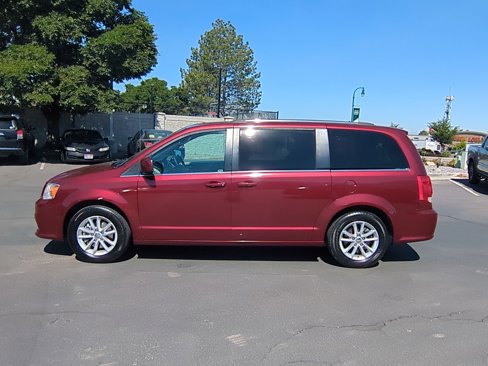 Used 2020 Dodge Grand Caravan SXT image 9
