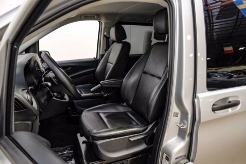 Used 2017 Mercedes-Benz Metris Passenger image 8