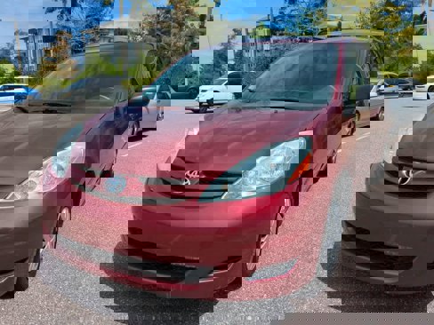 Used 2008 Toyota Sienna image 2