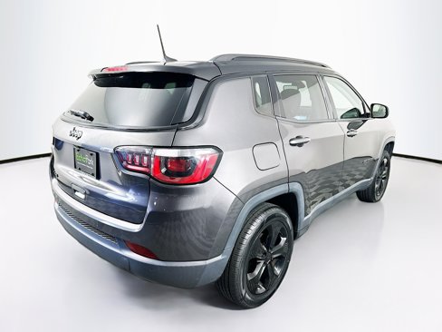 Used 2018 Jeep Compass Latitude w/ Popular Equipment Group image 9
