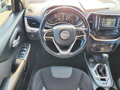 Used 2018 Jeep Cherokee Sport w/ Cold Weather Group image 13
