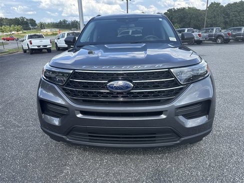 Used 2021 Ford Explorer XLT image 2