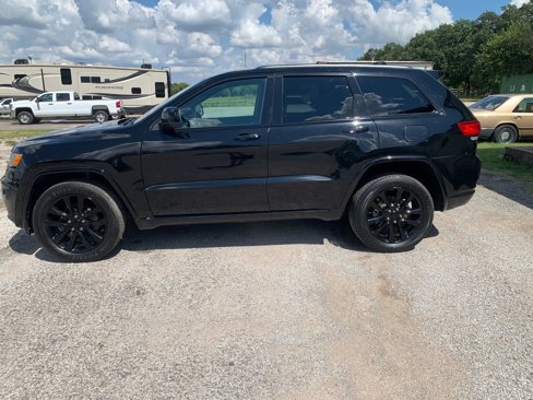 Used 2019 Jeep Grand Cherokee Altitude image 6