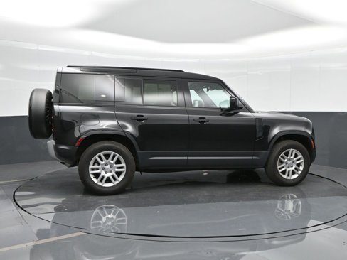 Used 2024 Land Rover Defender 110 S image 10