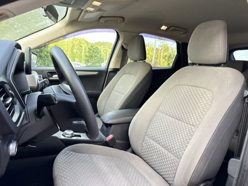 Used 2020 Ford Escape SE image 12