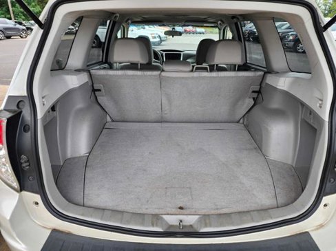 Used 2010 Subaru Forester 2.5X Premium image 14